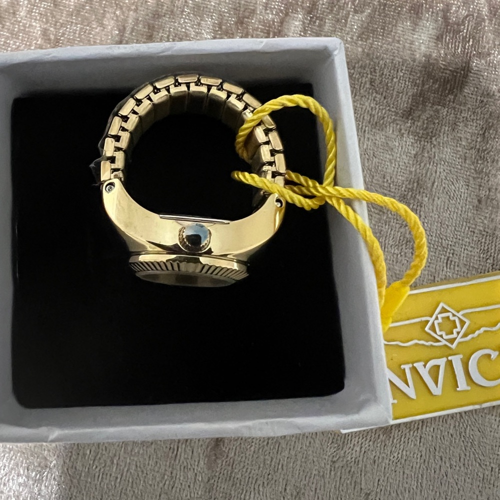 Invicta Gold Ring with Yellow Tag - Picture 5 of 7